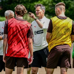 Alexander Blessin beim St. Pauli-Training