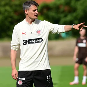 Alexander Blessin beim St.Pauli-Training