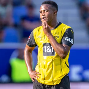 Moukoko im BVB-Trikot