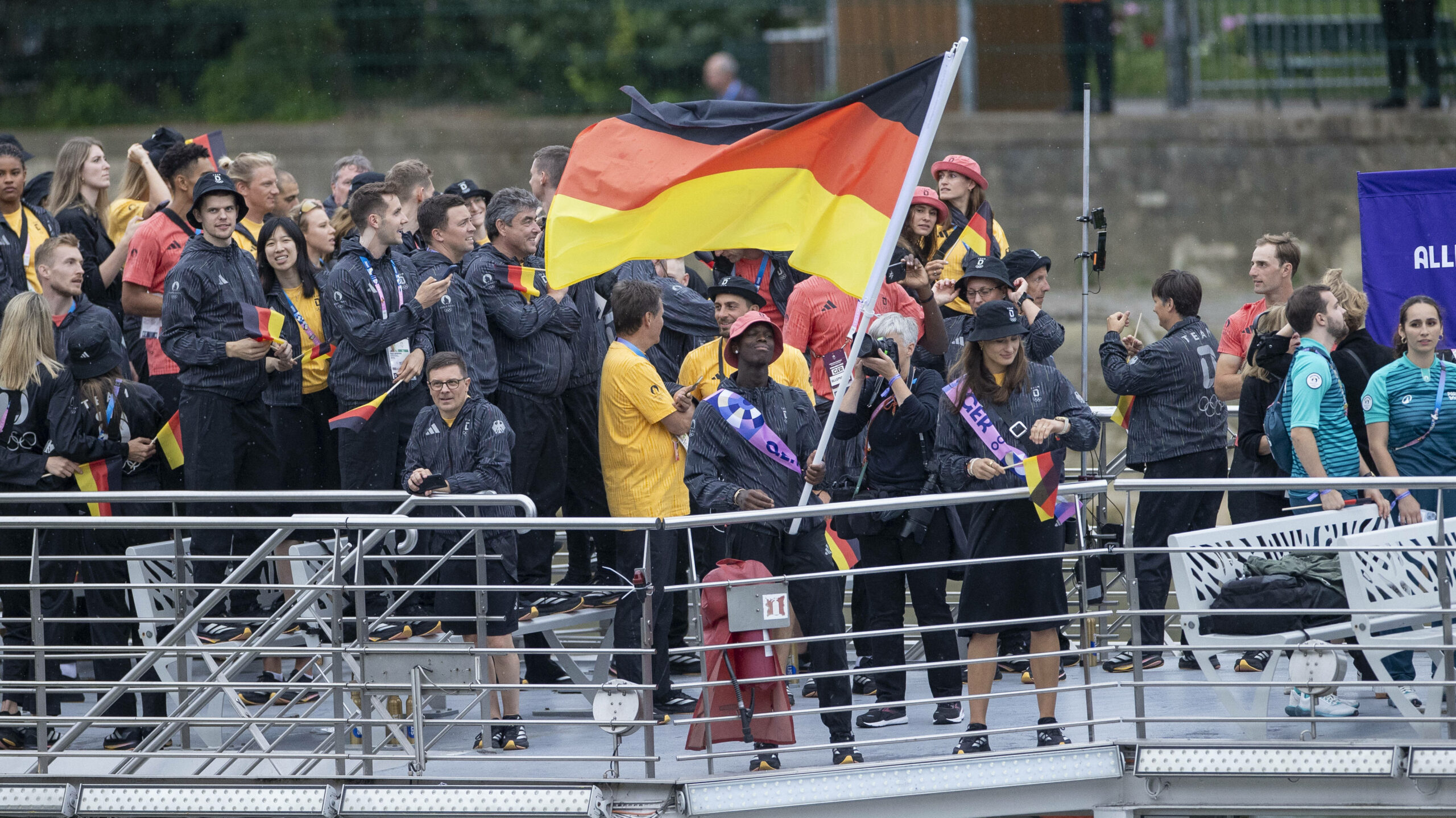 Das deutsche Olympia-Team bei der Eröffnungsfeier in Paris