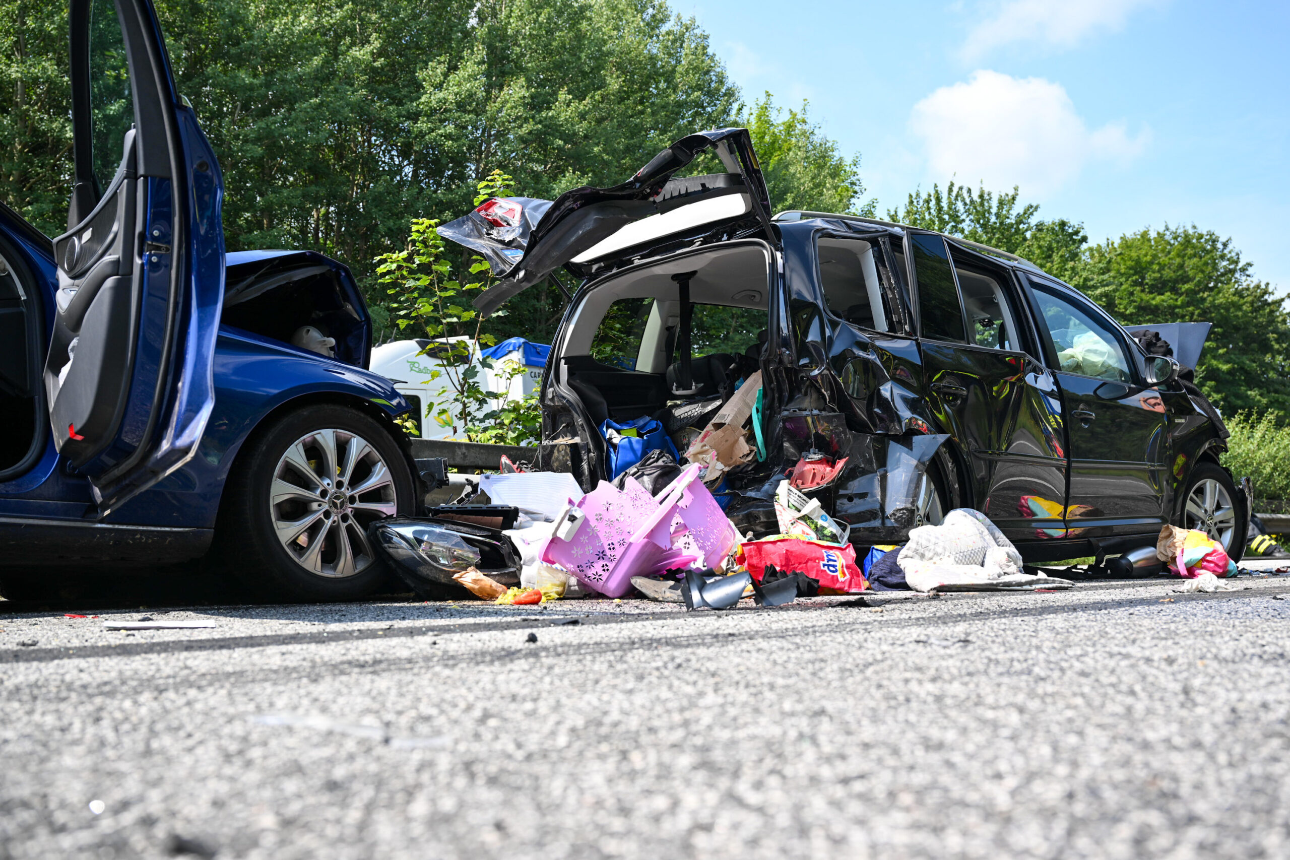 Nach einem schweren Unfall auf der A7 musste die Autobahn in Richtung Norden voll gesperrt werden.