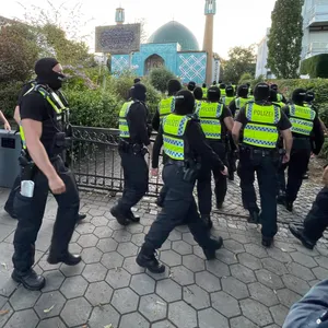 Zum zweiten Mal innerhalb weniger Monate hat die Polizei die Blaue Moschee auf der Uhlenhorst gestürmt.