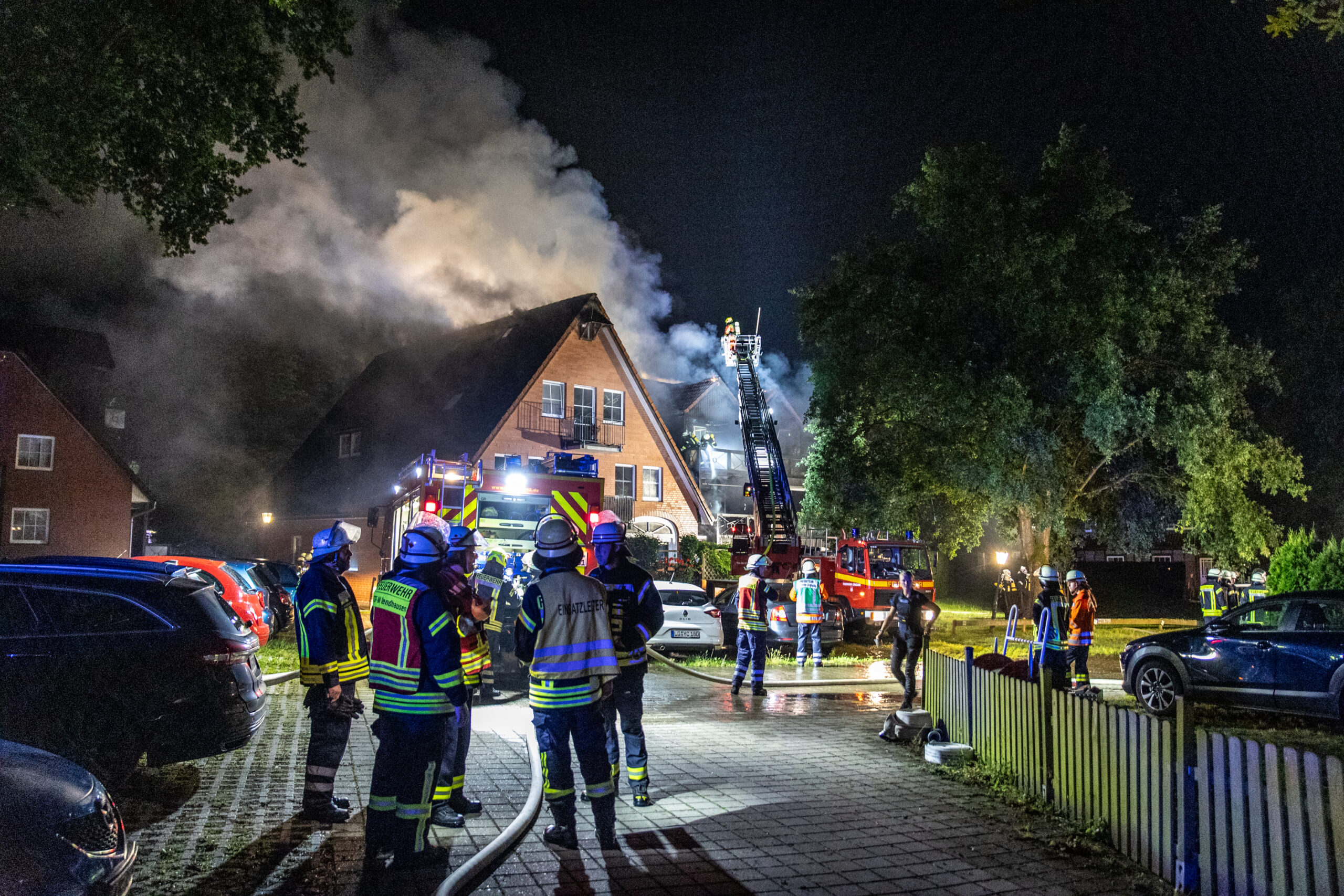 Ein Haus brennt in Wendisch Evern