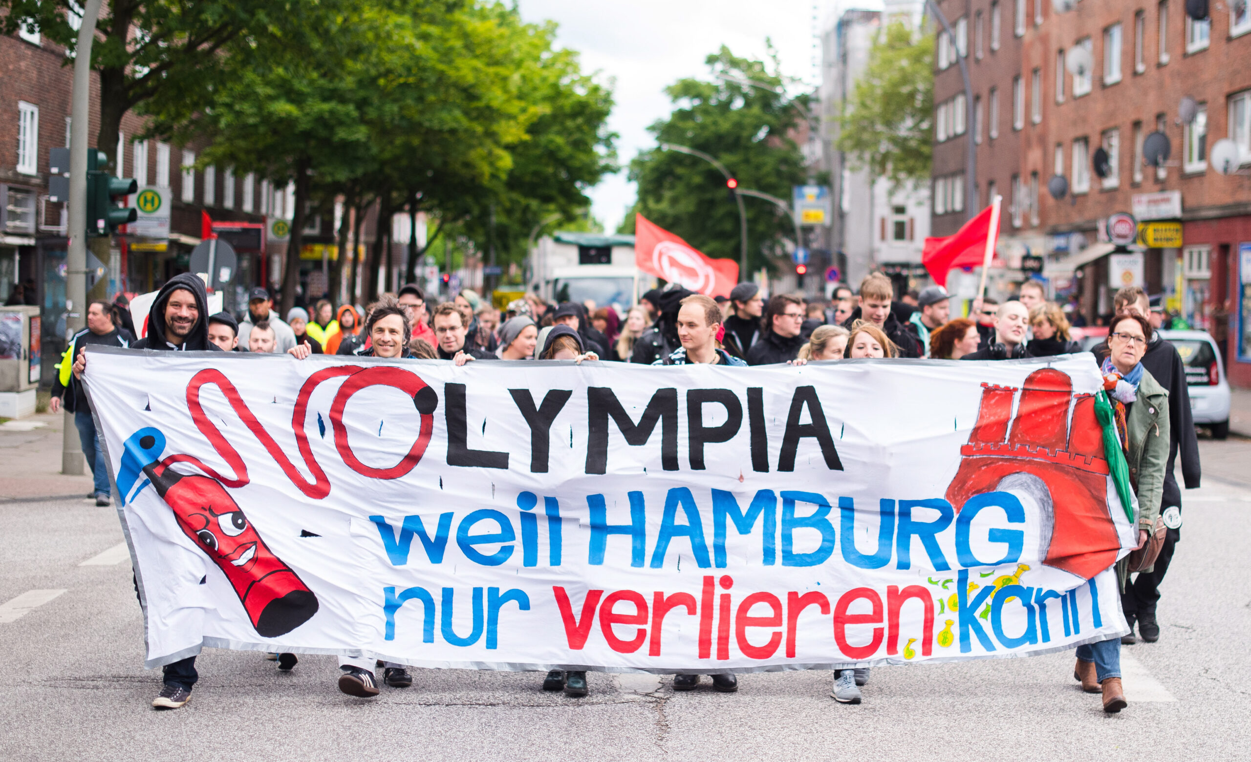 Demo mit Transparent: „NOlympia“