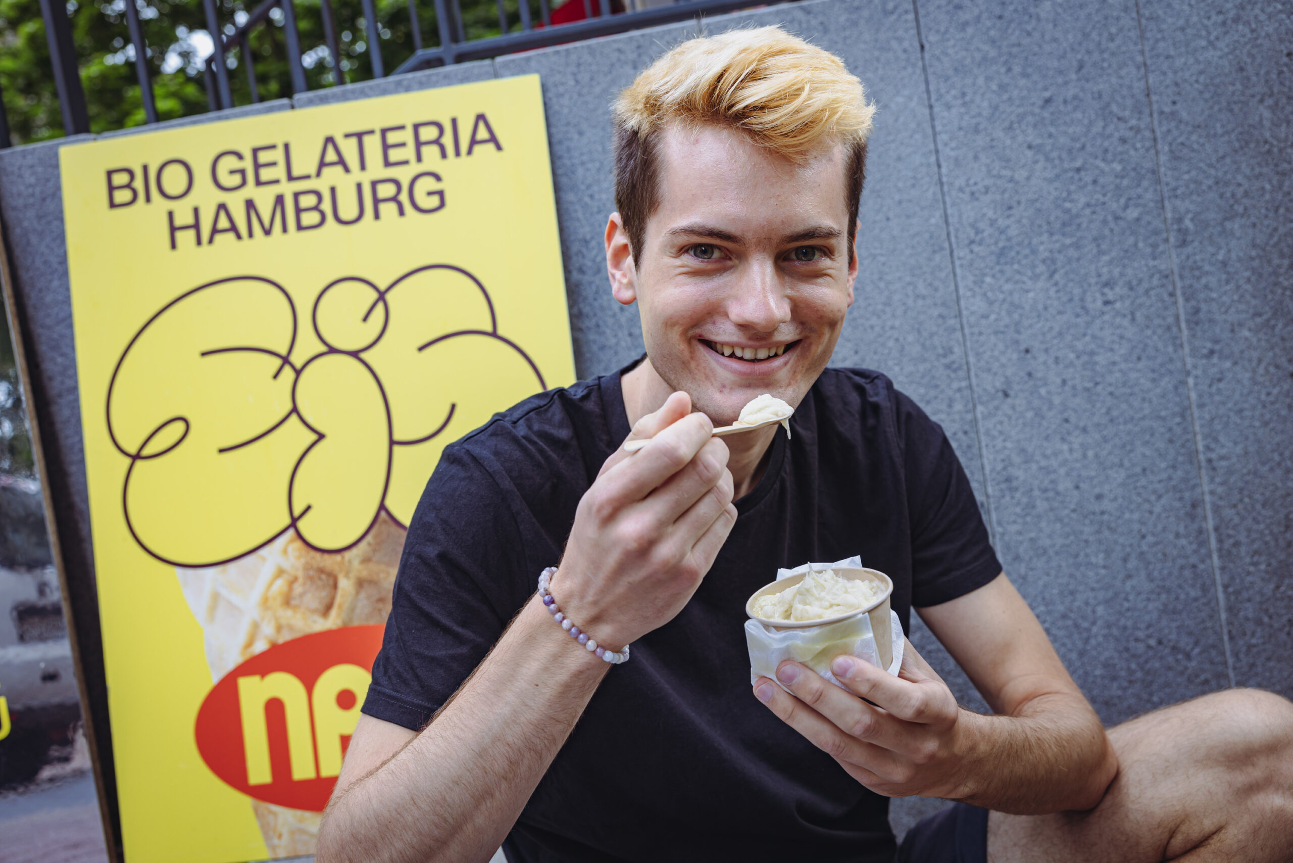 Olivenöl-Vanilleeis bei Nais in Eppendorf