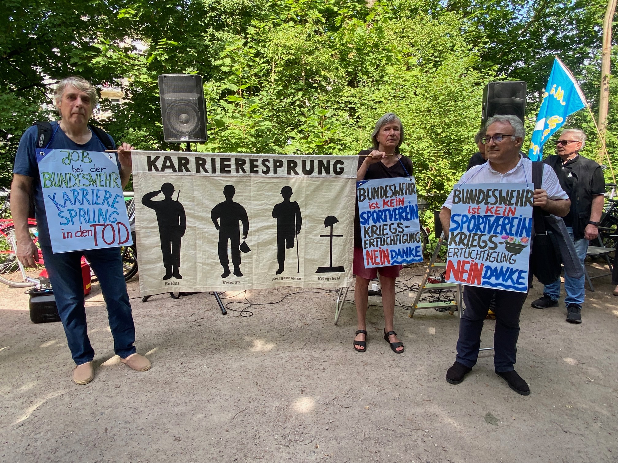 Protest vor dem Kaifu-Bad