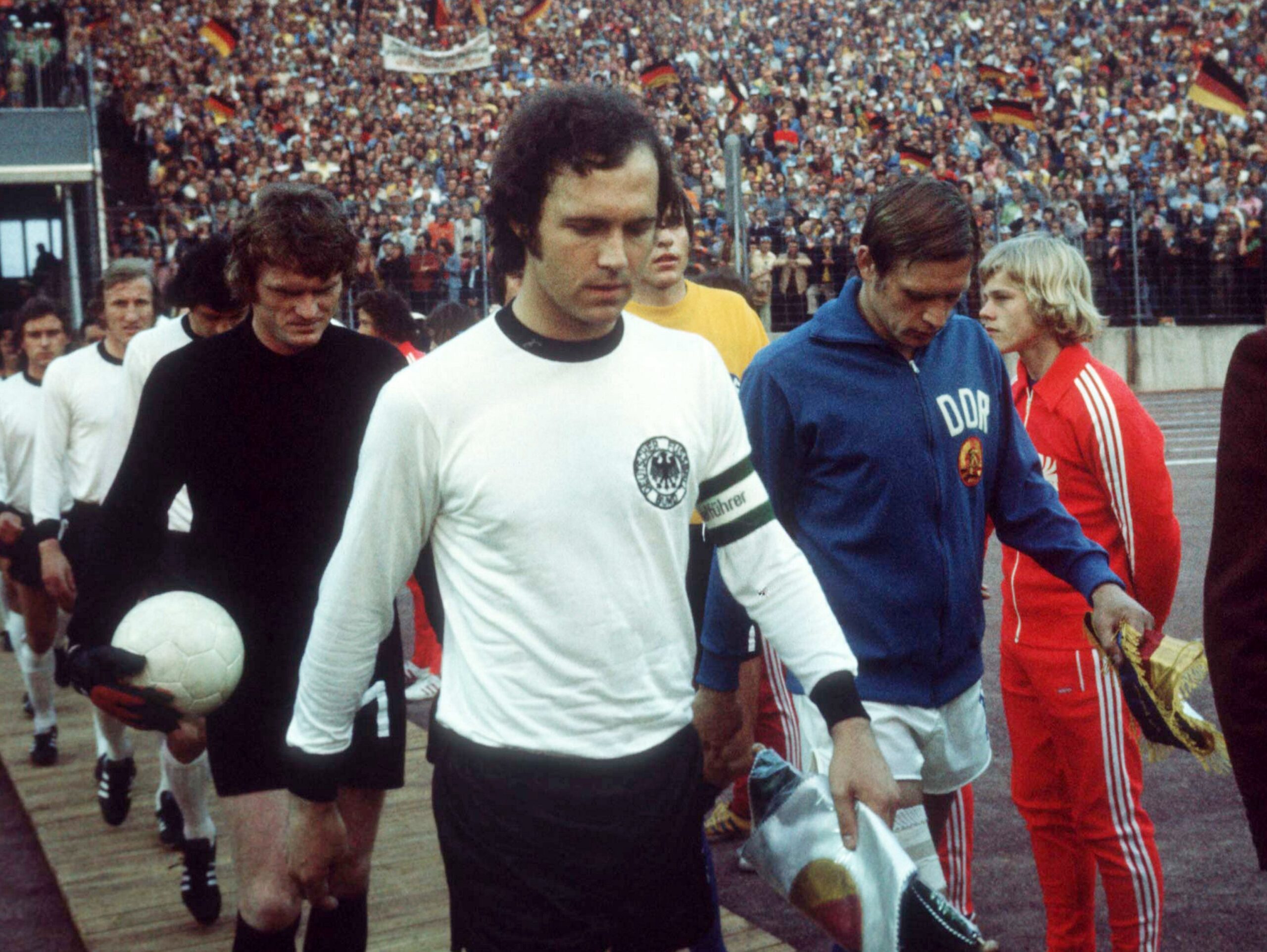 Franz Beckenbauer beim WM-Spiel gegen die DDR in Hamburg