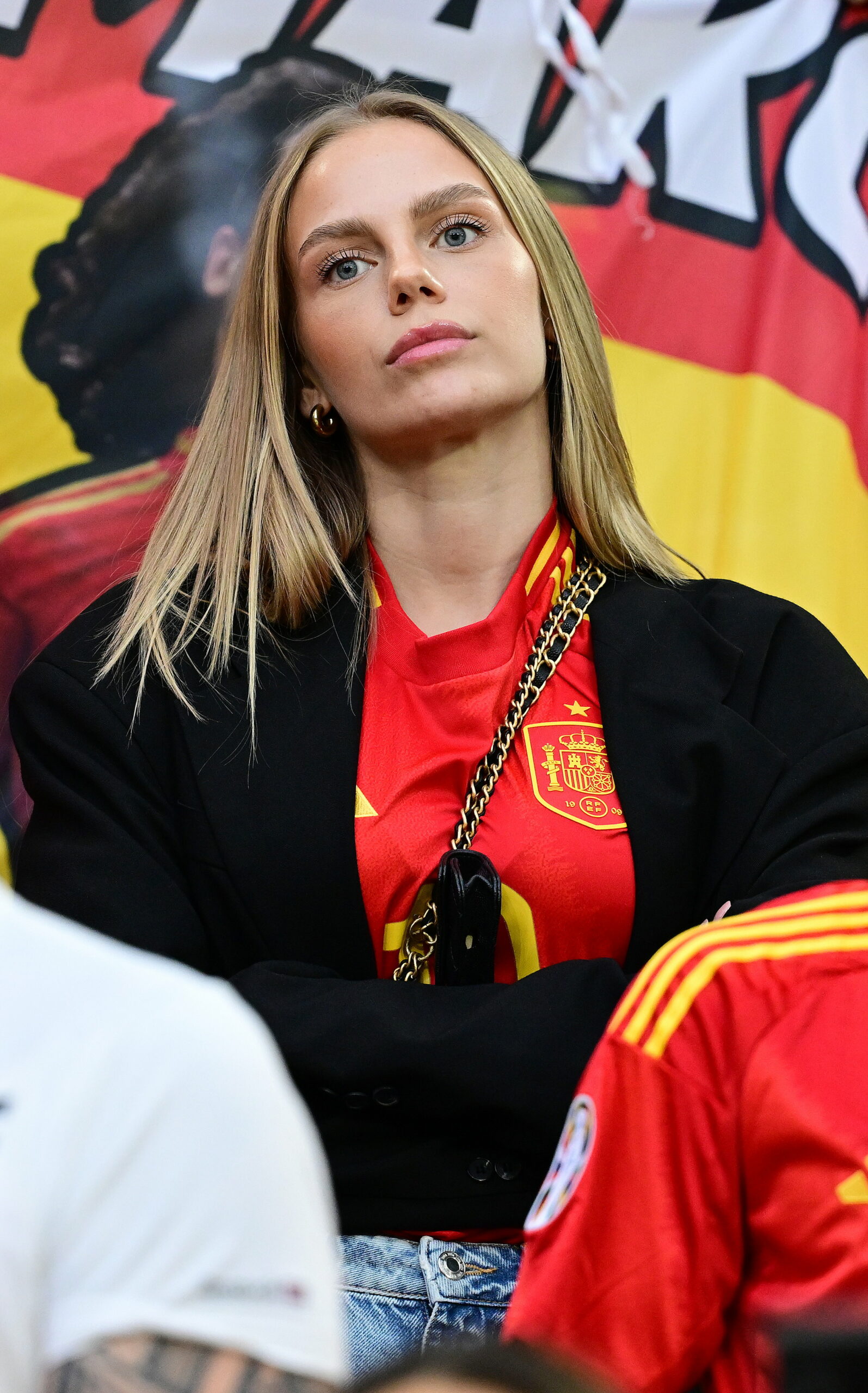 Laura Schmitt, Freundin von Dani Olmo