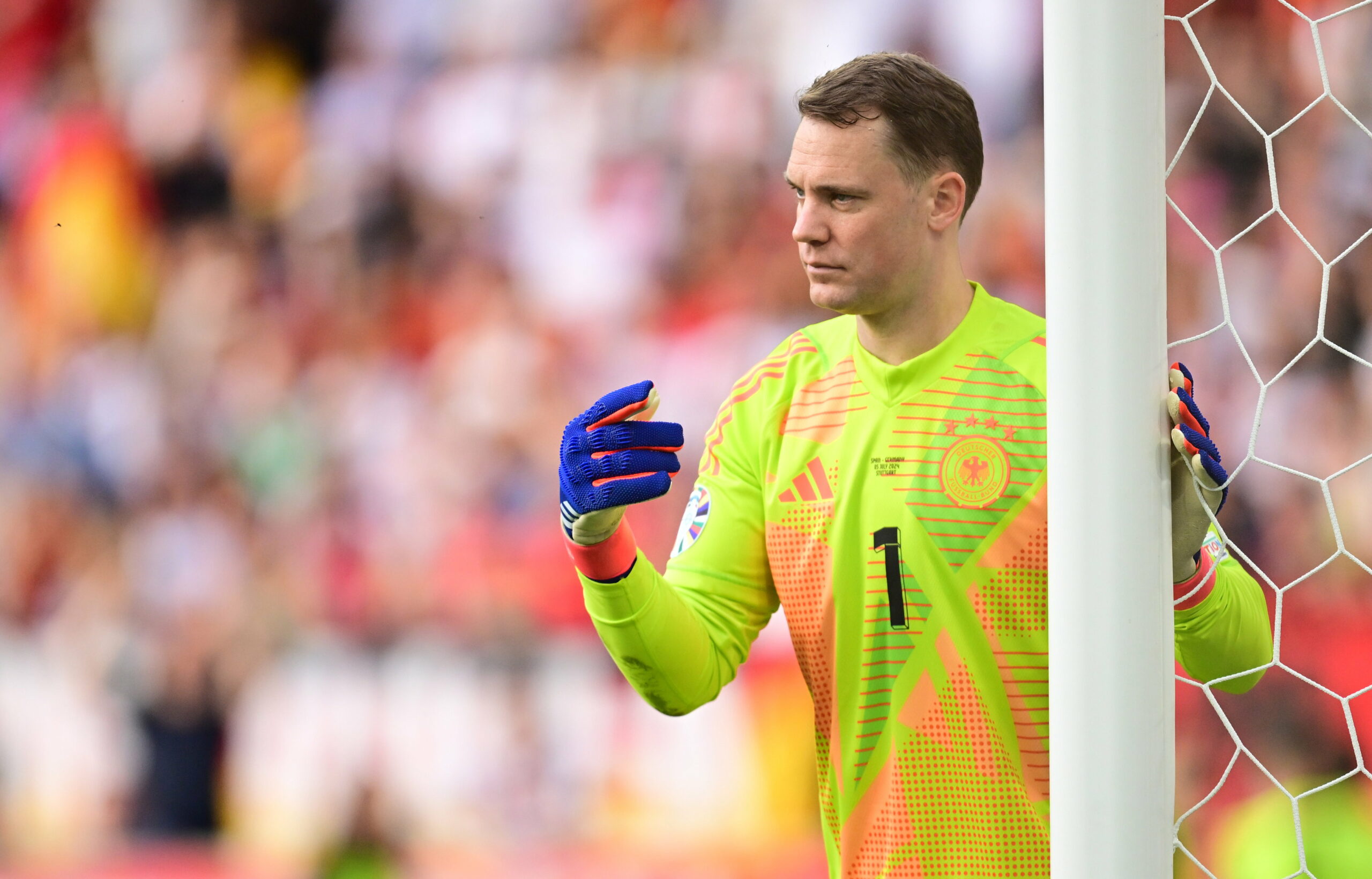 Manuel Neuer stellt gegen Spanien eine Mauer.