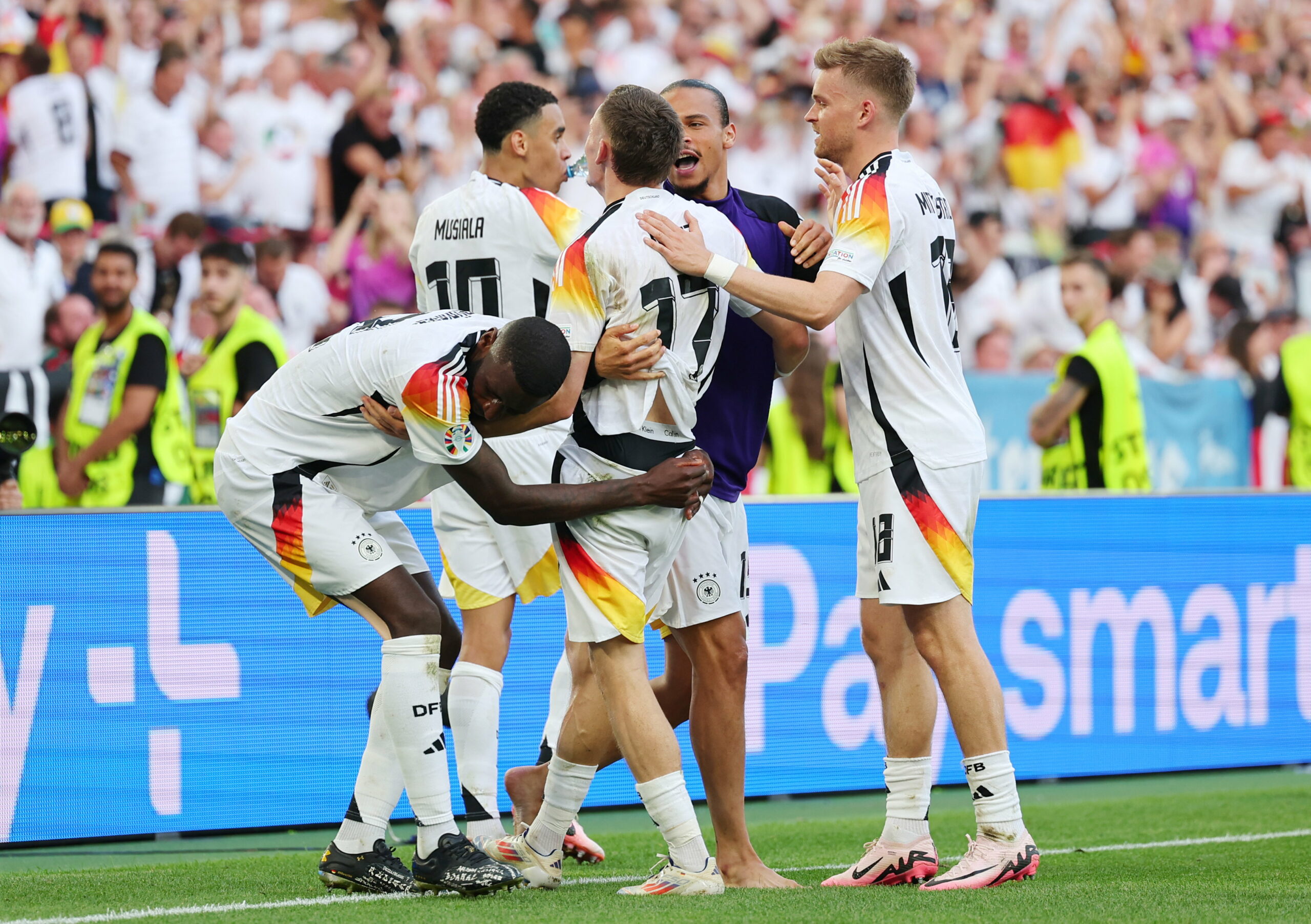 Leroy Sané jubelte gegen Spanien über den 1:1-Ausgleich. Da war er schon ausgewechselt.