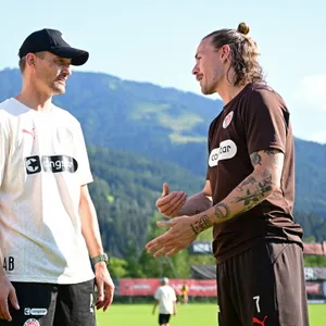 Alexander Blessin im Dialog mit Jackson Irvine