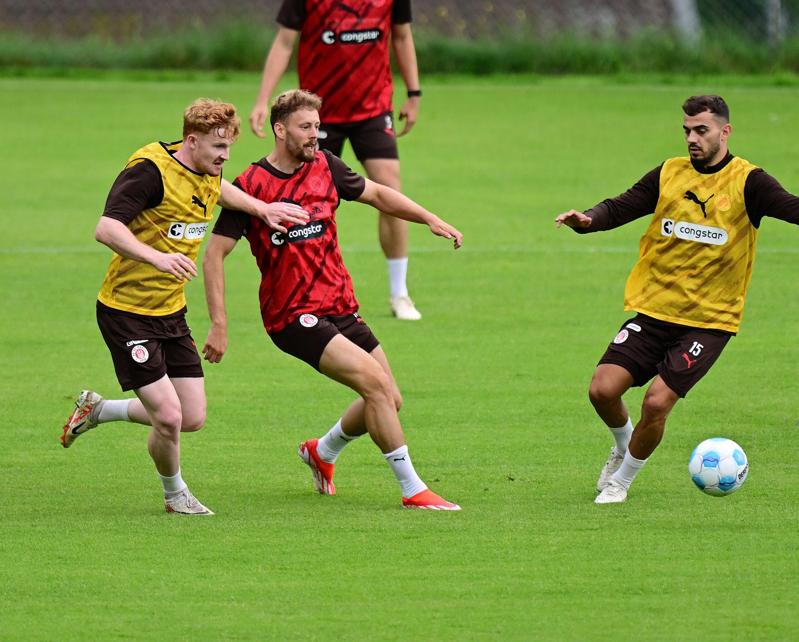 Robert Wagner, Carlo Boukhalfa und Danel Sinani beim Training