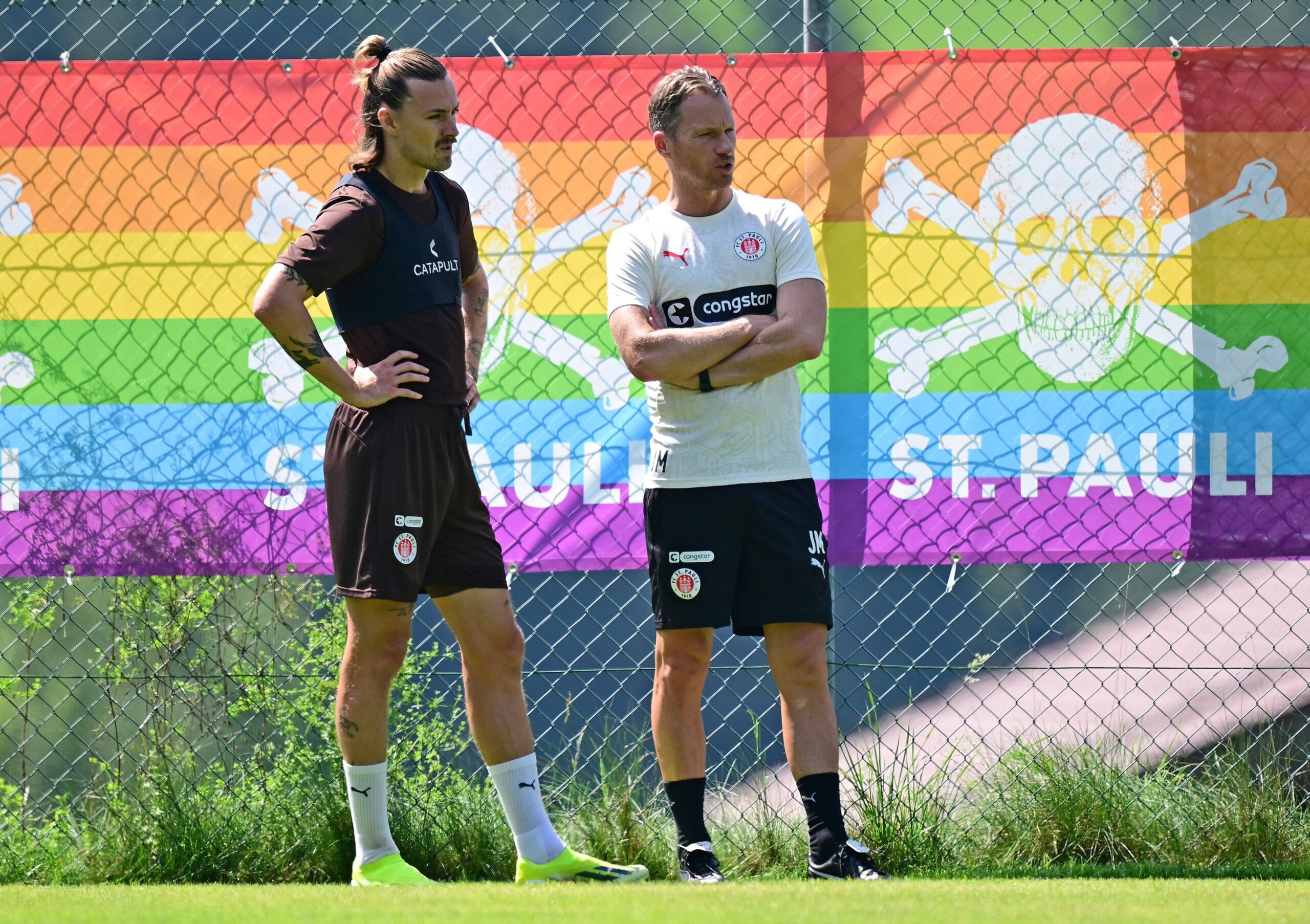 Jackson Irvine und James Morgan in Scheffau