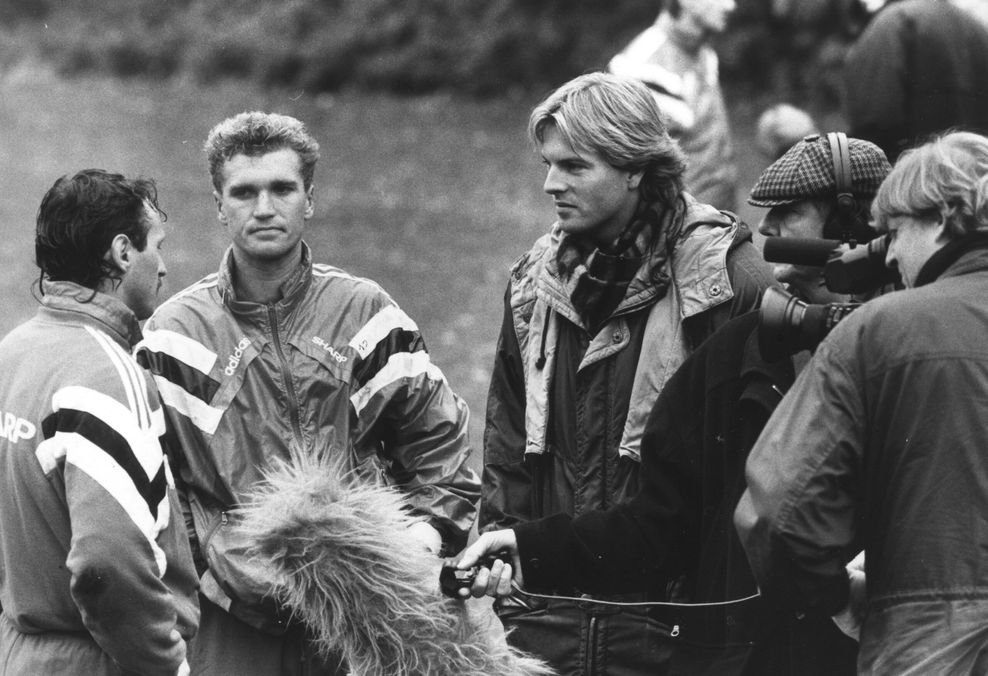 NDR-Reporter Gerd Gottlob beim HSV-Training 1992