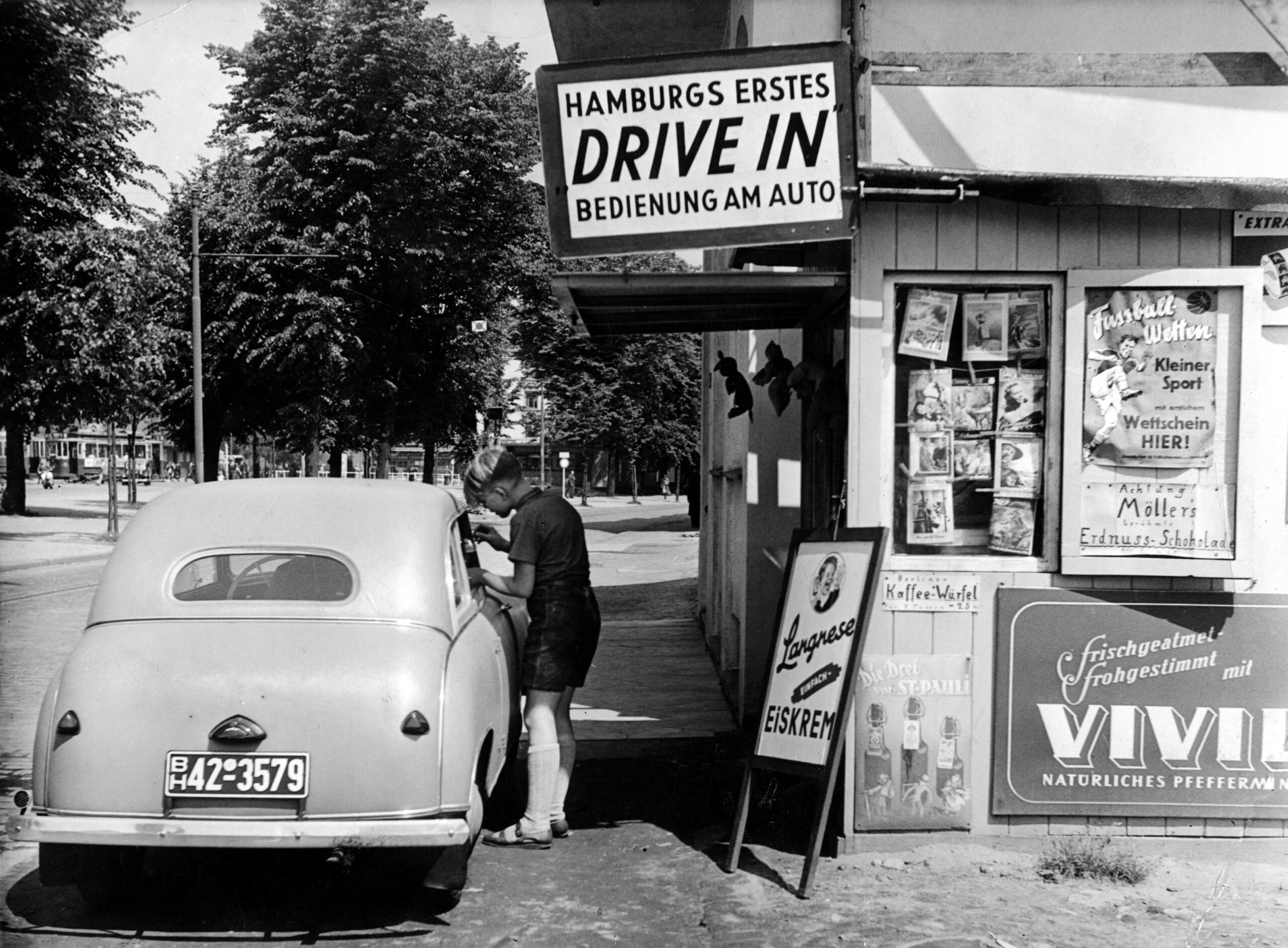 Erstes "Drive In" in Hamburg, 1951