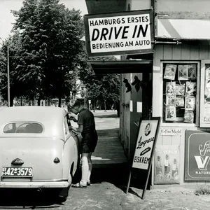 Erstes "Drive In" in Hamburg, 1951