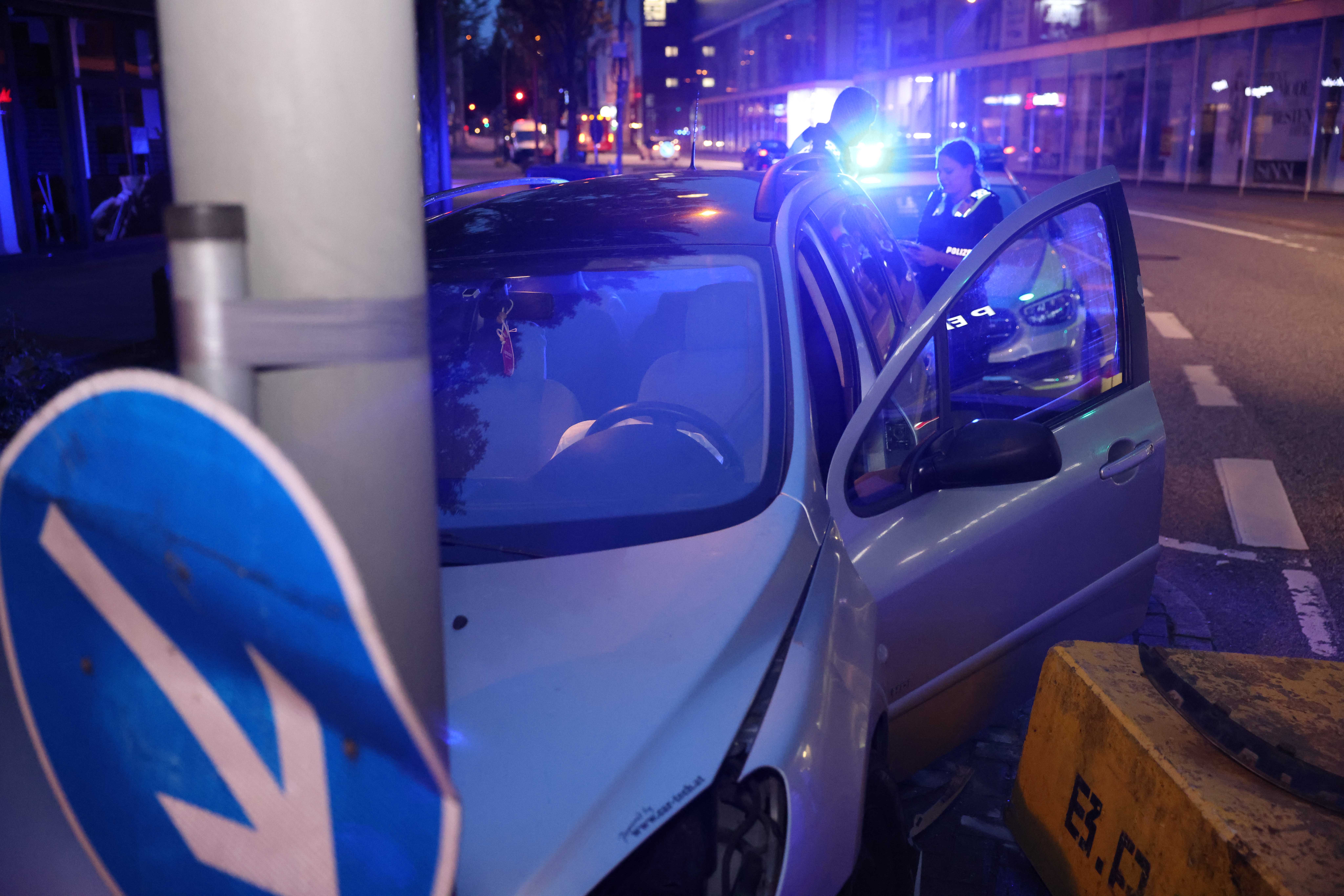 Das Tatfahrzeug nach der Flucht der Insassen