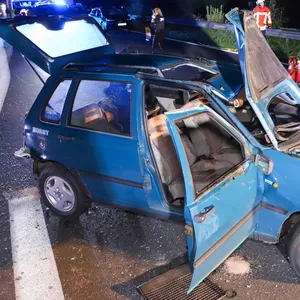 Kleinwagen auf Autobahn bei Hamburg von hinten gerammt und durch die Luft katapultiert – zwei zum teil schwer Verletzte