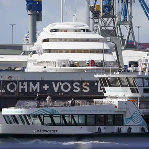 Ein Feuer bei Blohm+Voss löste ein Feuerwehreinsatz aus. (Symbolfoto)