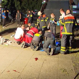 Der Mann war so schwer verletzt, dass ihn die Rettungskräfte trotz Reanimationsversuche nicht mehr retten konnten.
