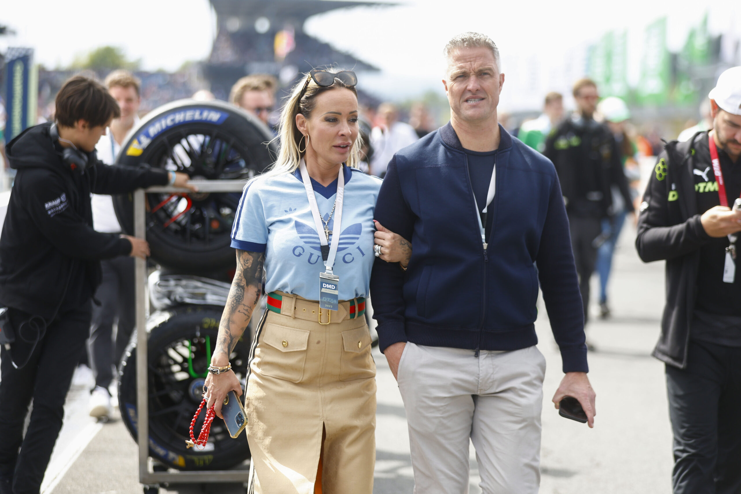 Cora und Ralf Schumacher auf dem Grid beim Nürburgring