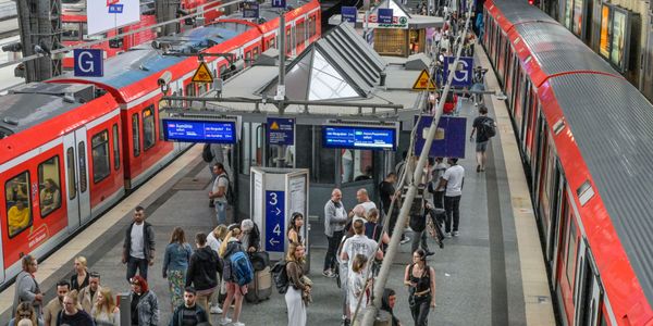 Gleis der S–Bahnen am Hamburger Hbf