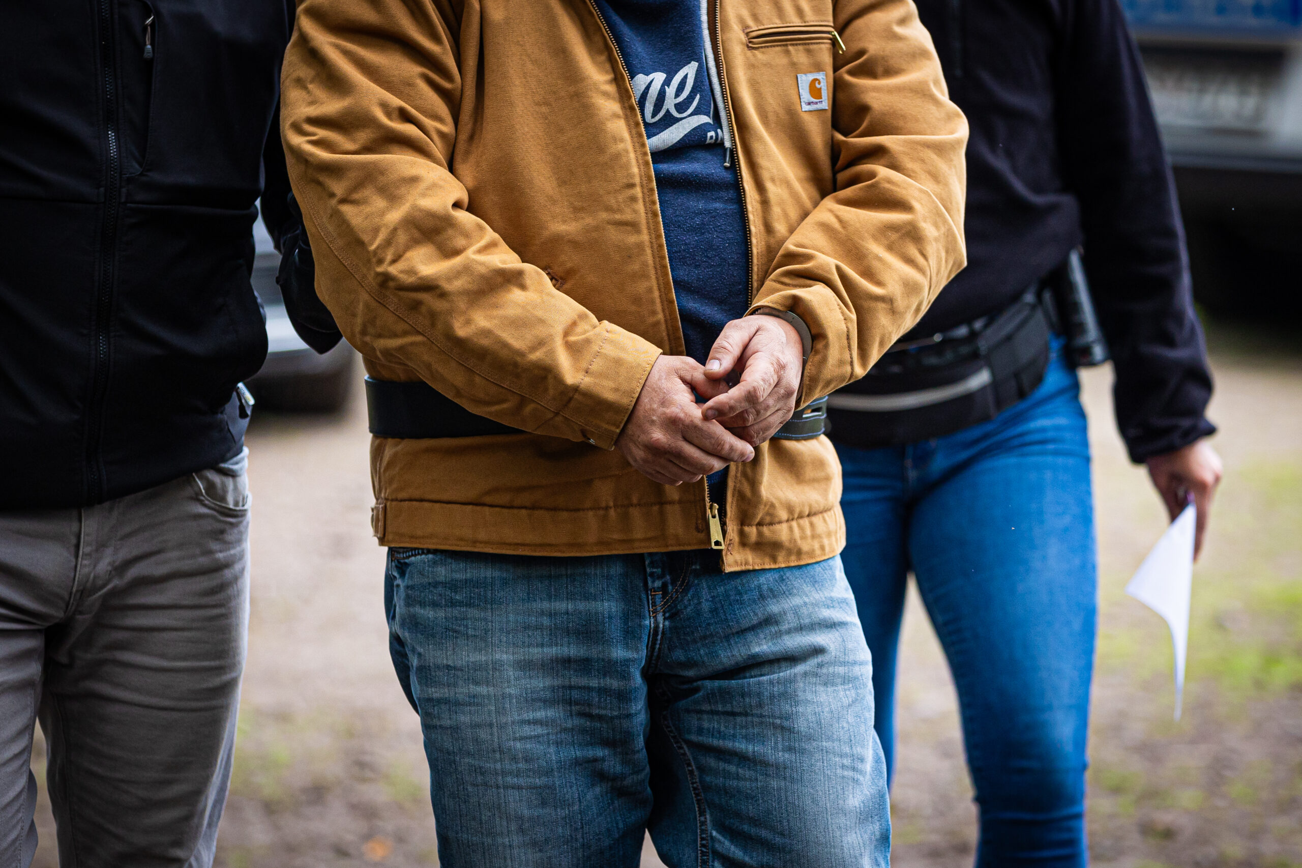 Ein Mann wird festgenommen. (Symbolfoto)