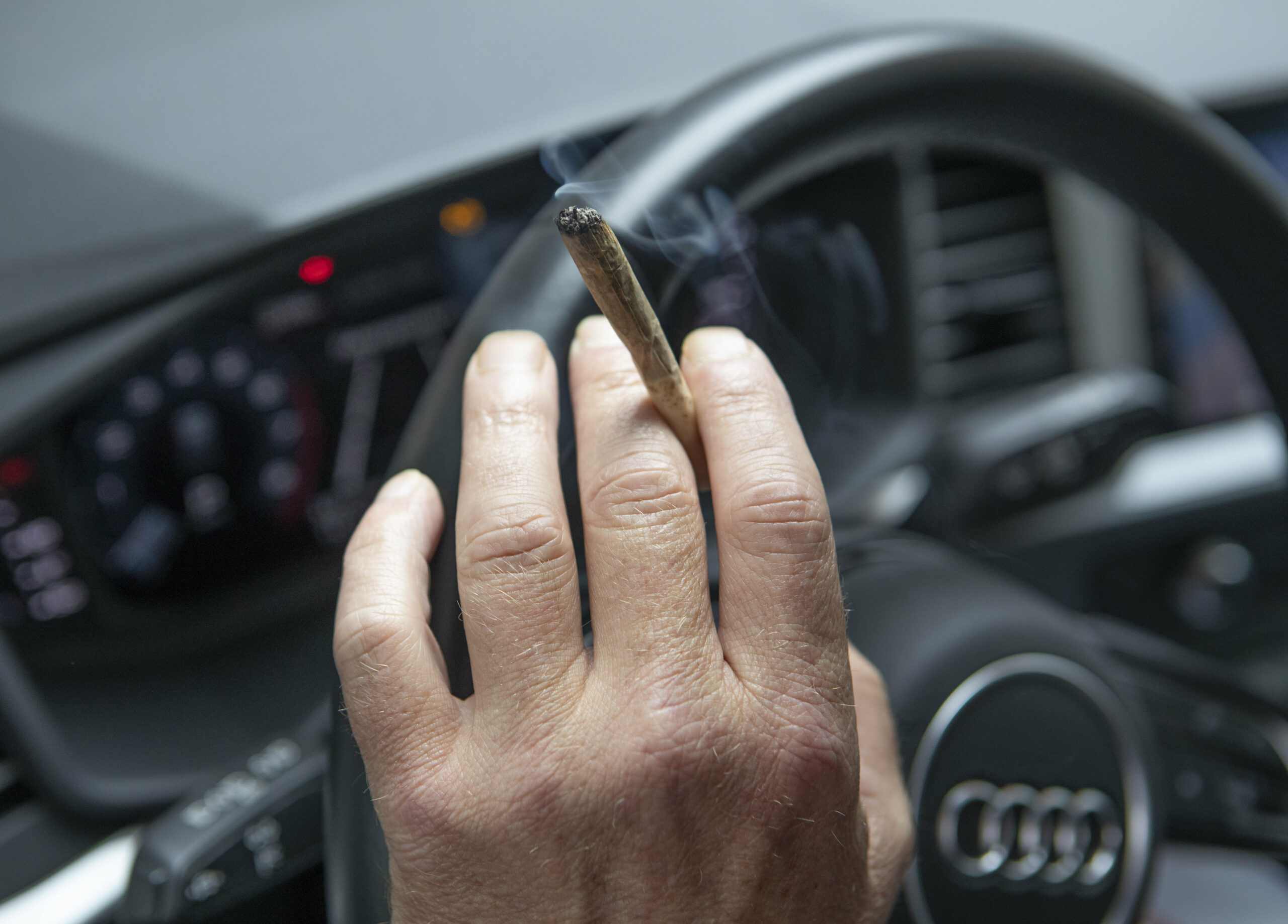 114 Autofahrer wurden bei einer Großkontrolle in Hamburg wegen Cannabis angehalten. (Symbolfoto)