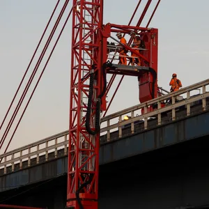 Zwei Wochen lang wurde die Norderelbbrücke im Sommer 2024 untersucht und gewartet.
