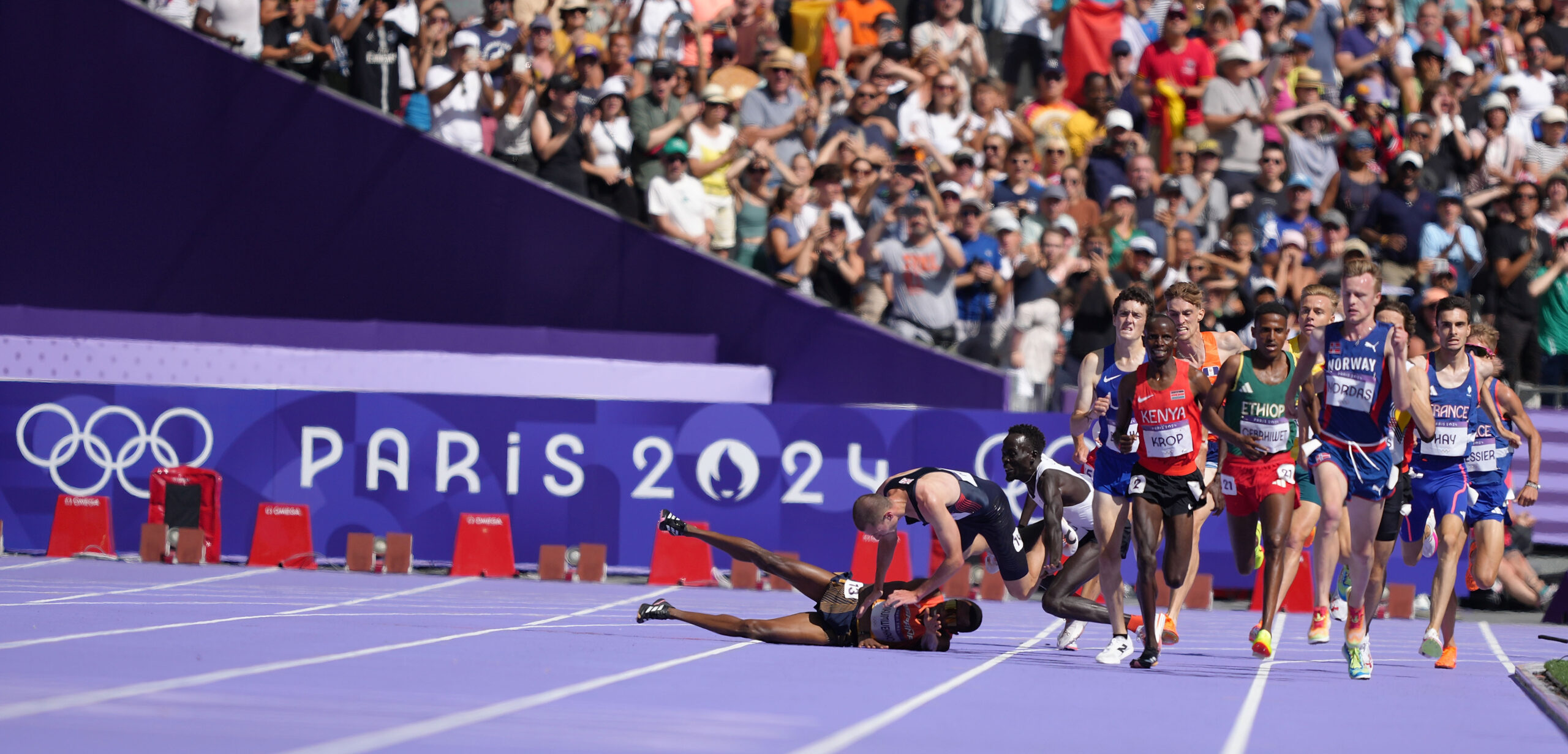 Massensturz beim 5000m-Lauf