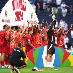 Bayern München feiert den Titelgewinn beim „Visit-Malta-Cup“