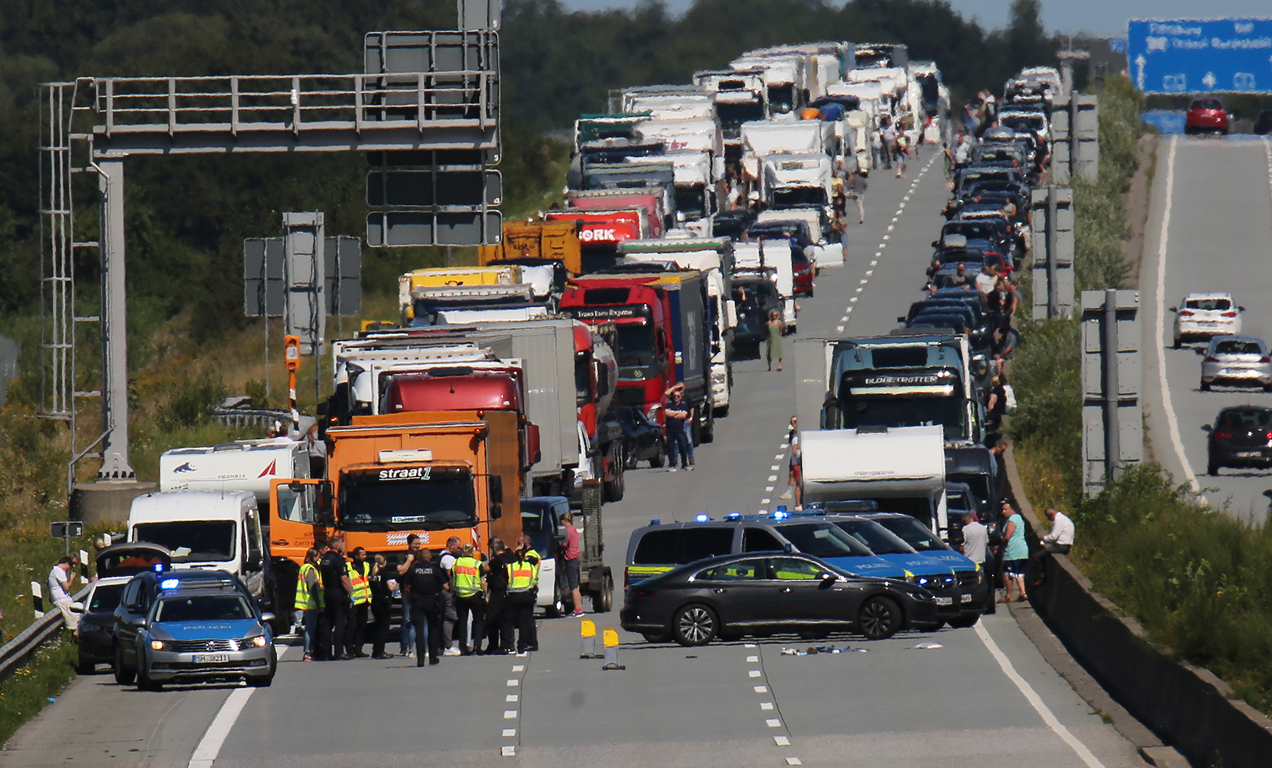 Unfall A7 Neumünster