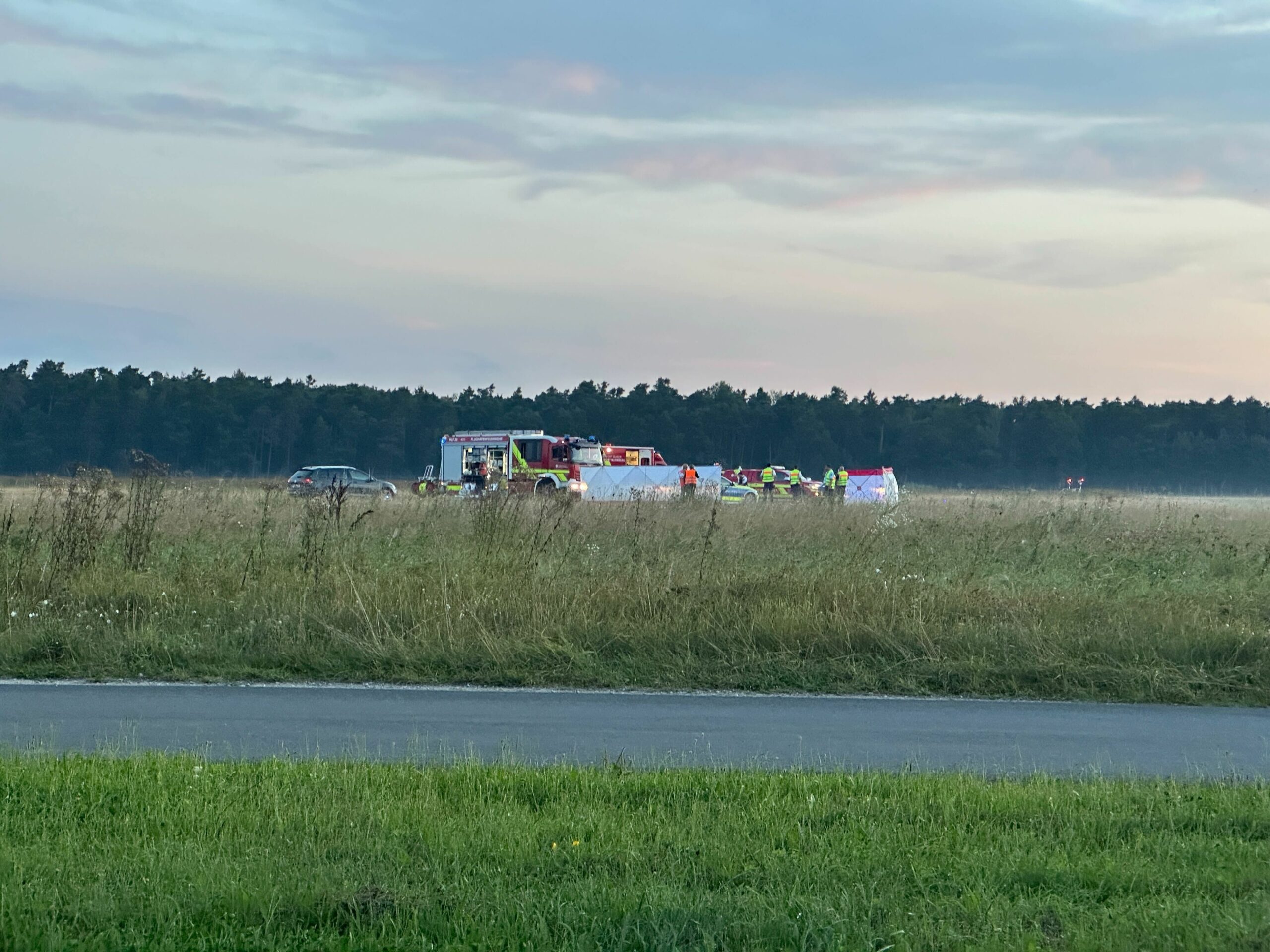 Flughafen Nürnberg: Klima-Aktivisten haben sich Zugang auf das Gelände geschafft.