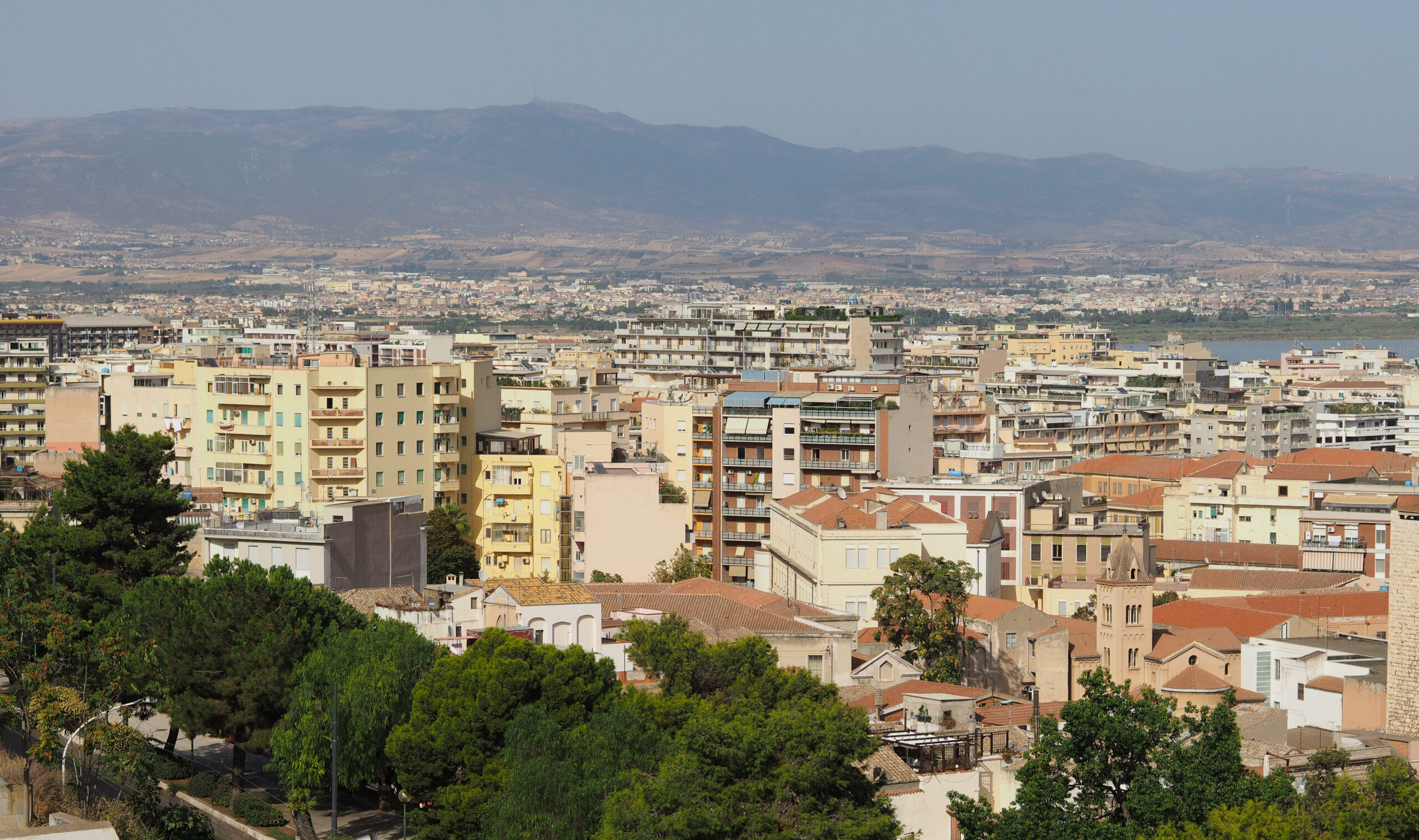 Foto der Stadt Cagliari, in der der Angeklagte lebt.