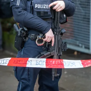 Die Polizisten konnten den Mann im Bahnhof Altona festnehmen.