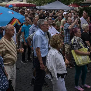 Teilnehmer einer AfD-Wahlkampf-Veranstaltung in Bad Salzungen (Thüringen).