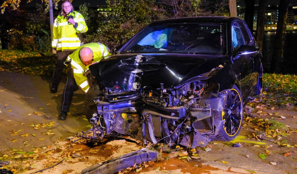 Hamburg: Two men in court after illegal car race