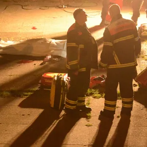 Tödlicher Messerangriff: Der Tatort am Bahnhof Billstedt am Montagabend.