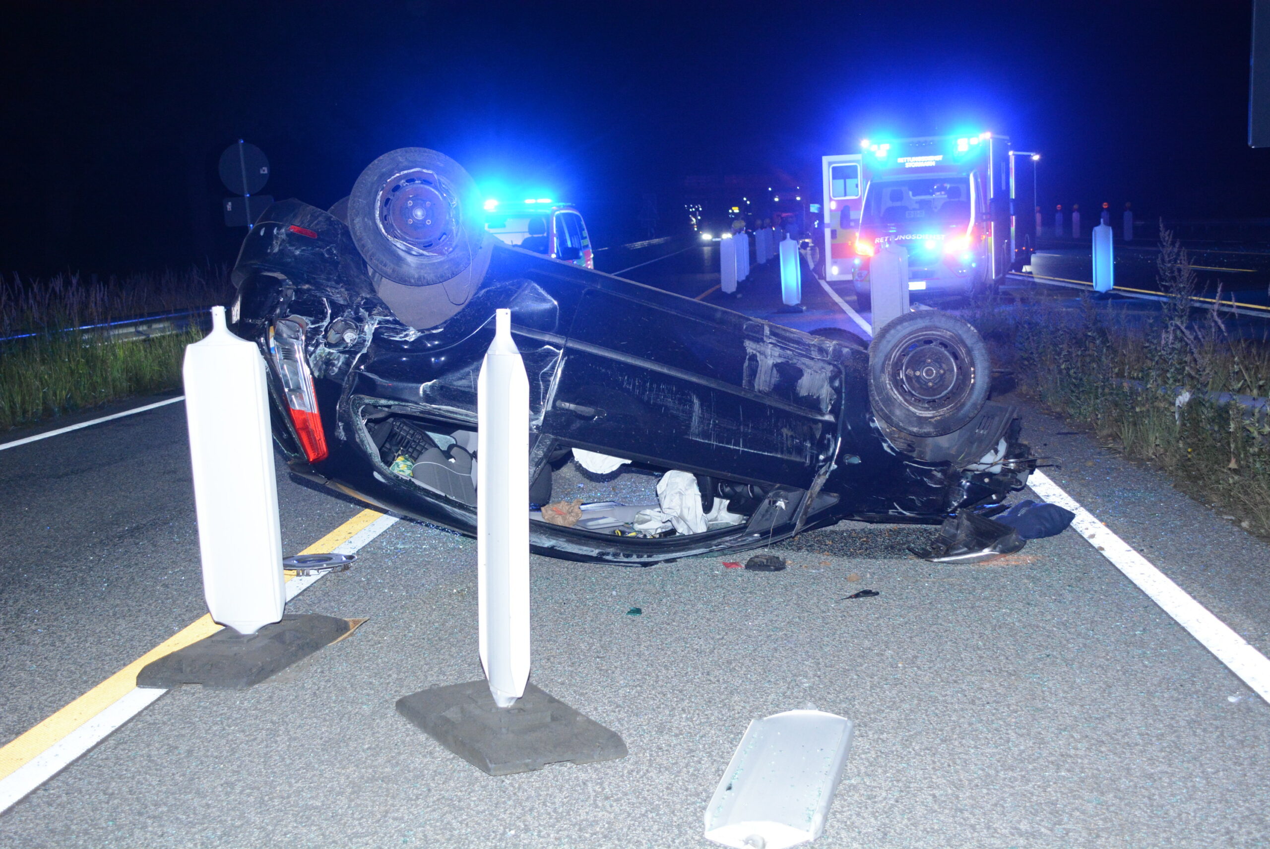 Auto überschlägt aich auf A1 bei Bargteheide: ein Verletzter und Sperrung Richtung Hamburg