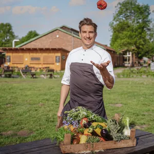 Matthias Gfrörer (45) kocht in der „Gutsküche Wulksfelde“ vor allem vegetarische Gerichte.