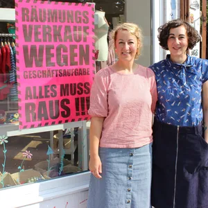 Heike Ferner (links) und Kathi Plate haben mehr als vier Jahre ihren Laden „Faire Fritzi" an der Osterstraße geführt.