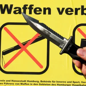 Der Hamburger Hauptbahnhof ist eine Waffenverbotszone (Symbolbild).