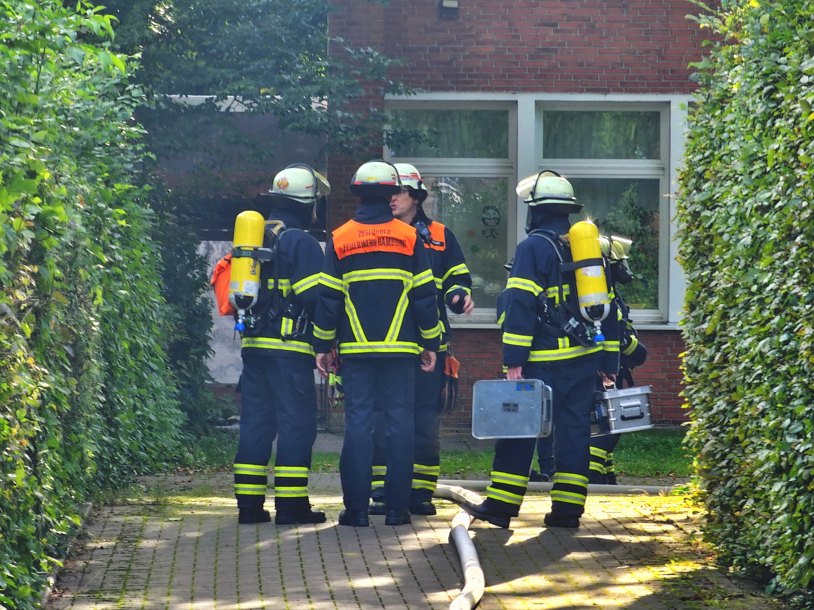 Die Feuerwehr stellte auch im Schulgebäude eine hohe Gaskonzentration fest.