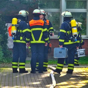 Die Feuerwehr stellte auch im Schulgebäude eine hohe Gaskonzentration fest.
