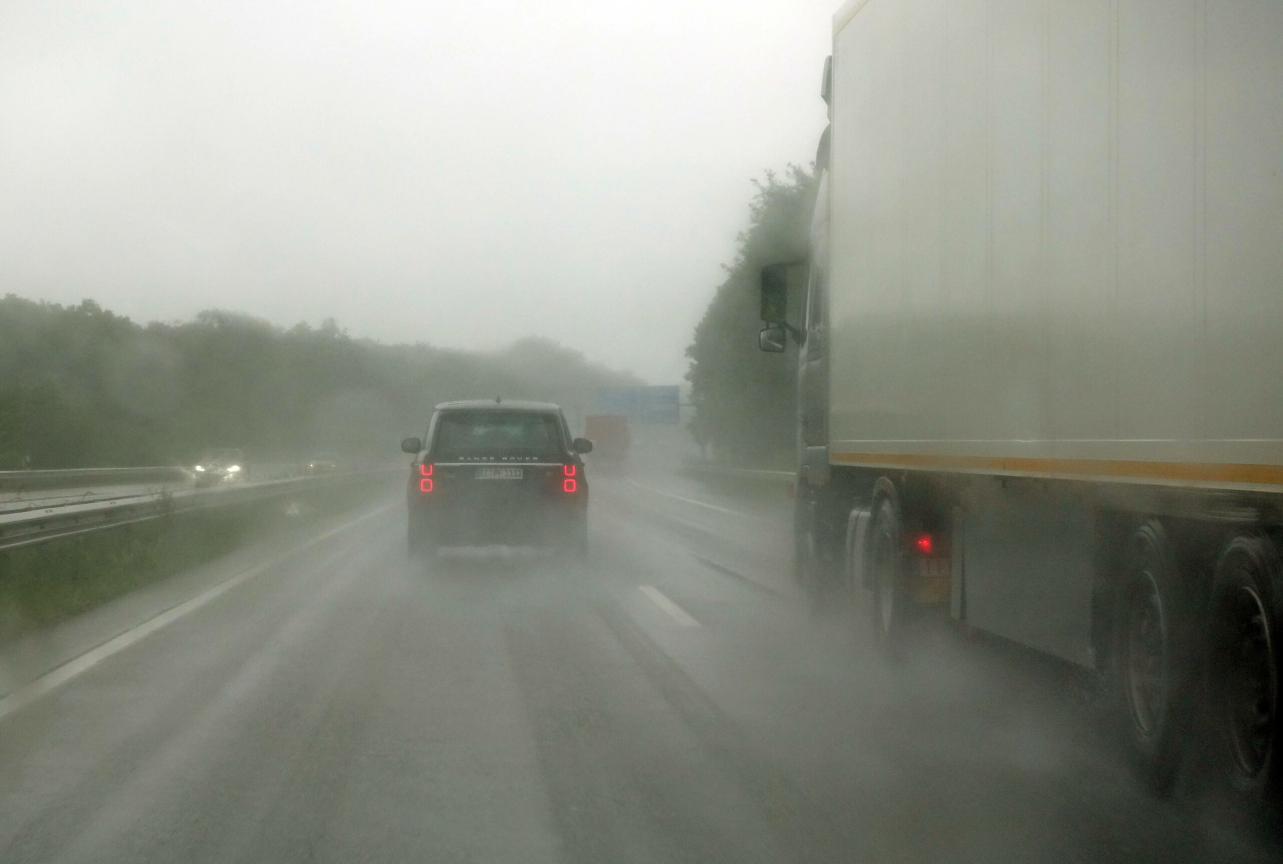 Aufgrund von Aquaplaning wurde eine Elbtunnel-Röhre gesperrt. (Symbolbild)