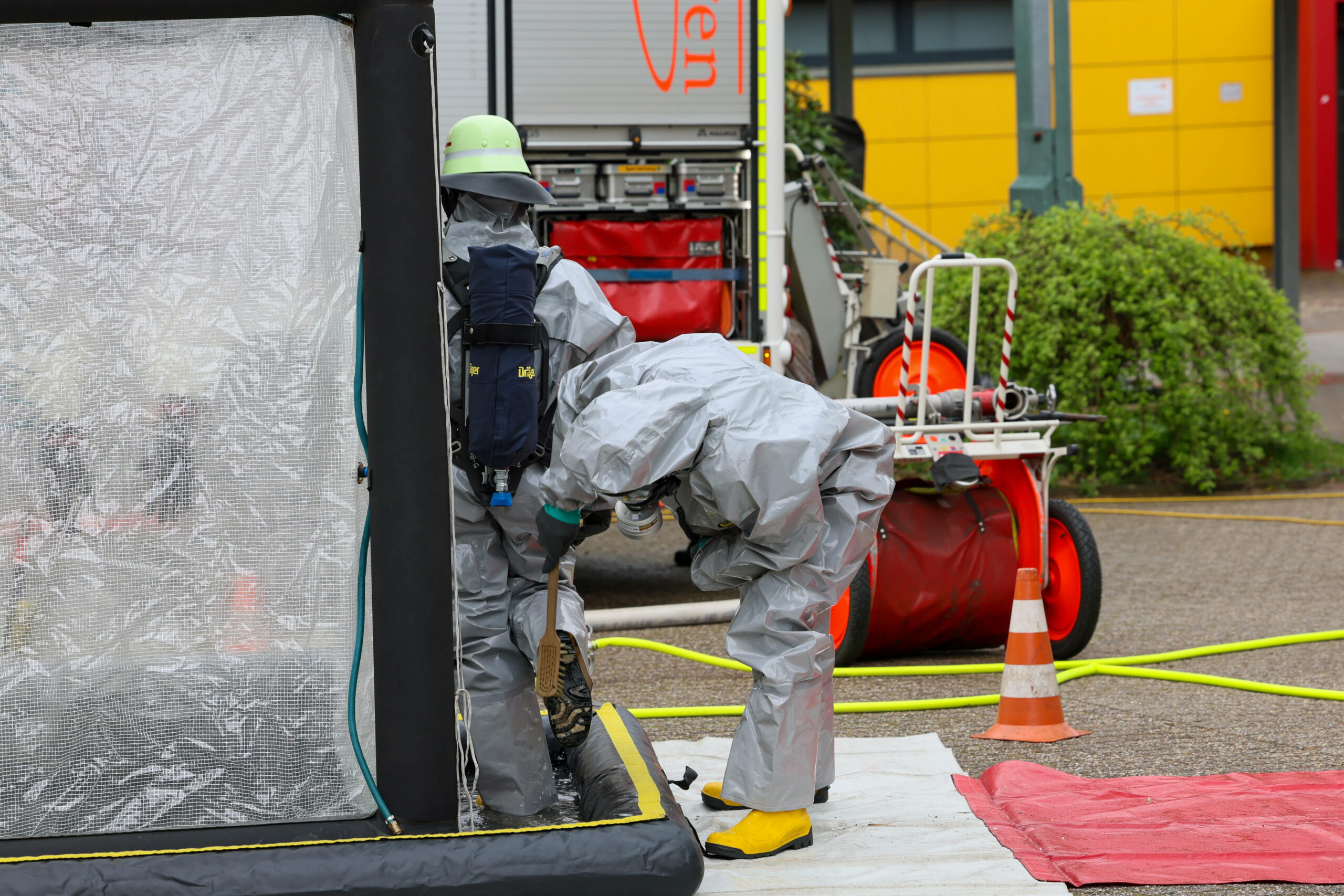 Feuerwehreinsatz nach austritt von Batteriesäure.