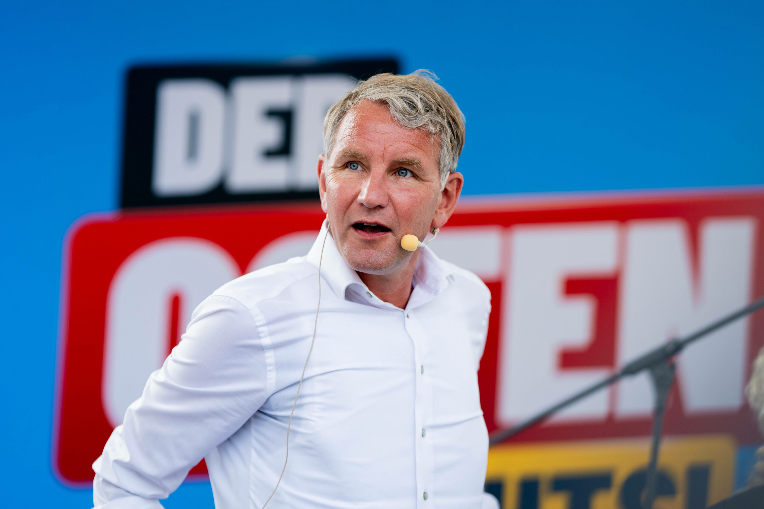 Björn Höcke hält eine Rede.