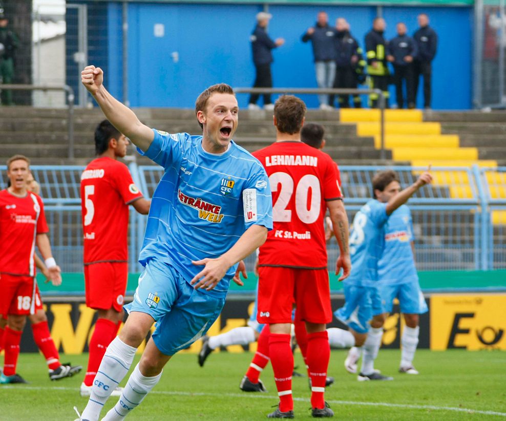 2010 stieg St. Pauli in die Bundesliga auf - und ließ in der ersten Pokalrunde Chemnitz jubeln.