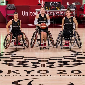 Anne Patzwald, Mareike Miller und Maya Lindholm in Tokio