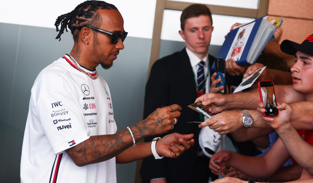 Klartext-von-Hamilton-Warum-er-vielen-Italienern-kein-Autogramm-geben-will